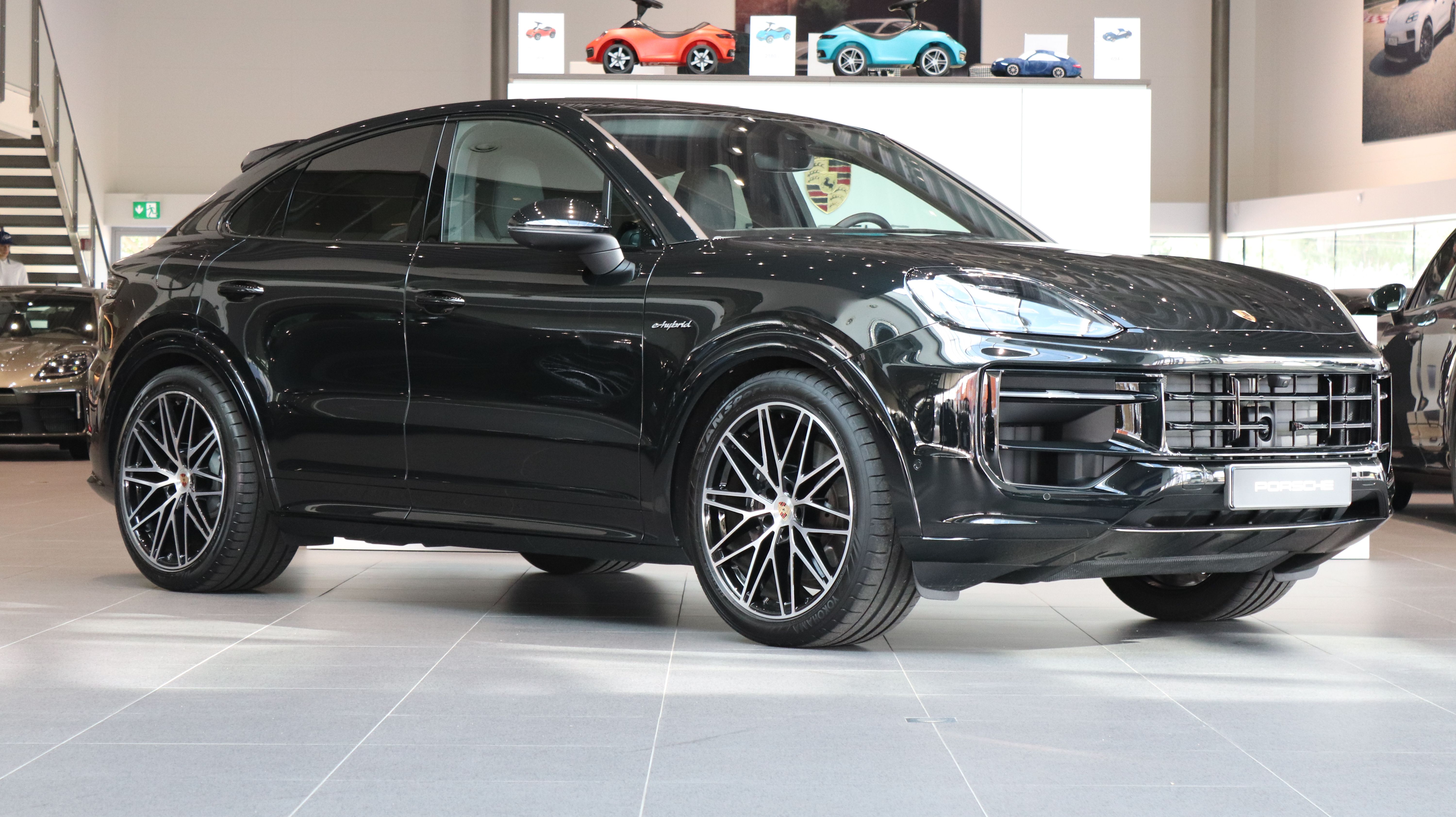 Porsche CAYENNE 2025