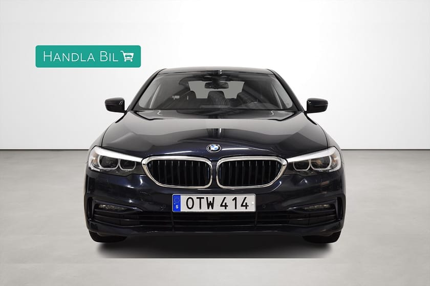 Bild 3 av BMW 530e iPerformance Sedan Sport Line Rattv B-Kam Navigation