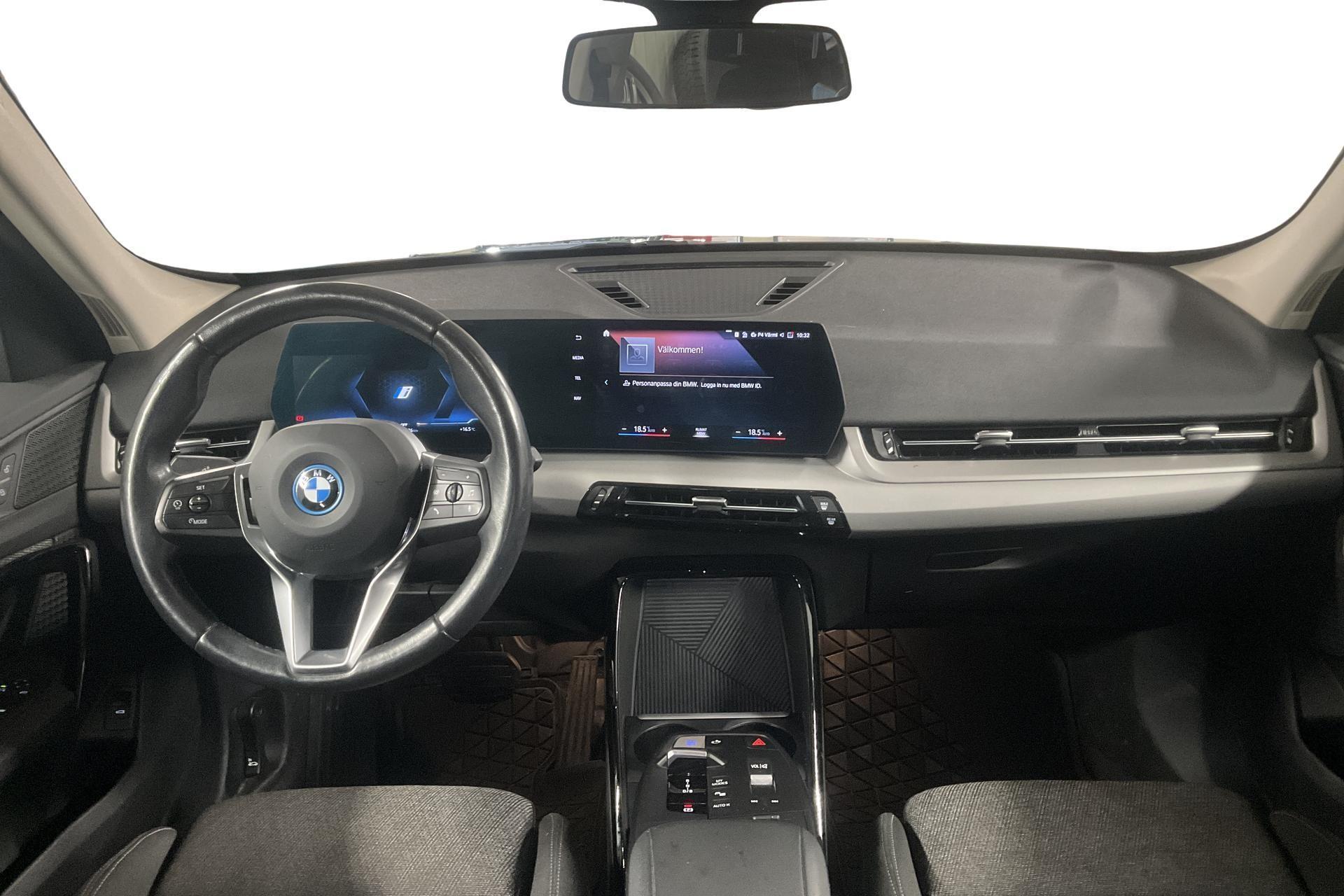 BMW X1 iX1 xDrive30 2024, photo 7/10