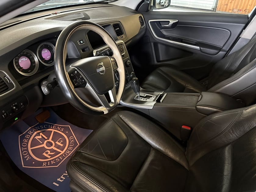 Bild 5 av Volvo S60 (Demo Bil) D5 Geartronic Summum Taklucka/GPS/Euro 5
