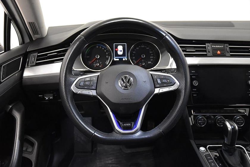 Bild 2 av Volkswagen Passat GTE 1.4 Plug-in Adaptivf Skinn/Alcantara Navi Drag