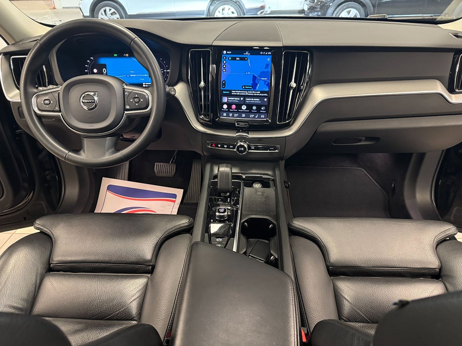Volvo XC60 Recharge T6 AWD Helskinn 2023, bild 7/10