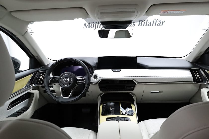 Bild 3 av Mazda CX-80 PHEV Takumi Plus/ Panorama/ Kaptenstolar/ Fullutrustad