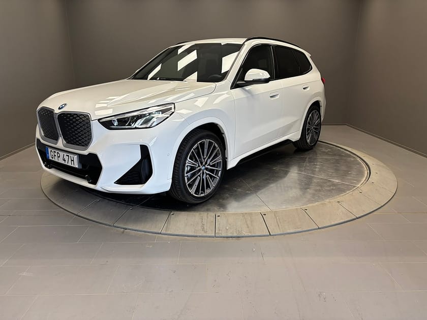 Bild 1 av BMW iX1 xDrive30