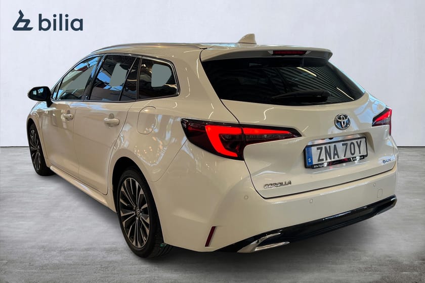 Bild 2 av Toyota Corolla Touring Sports Hybrid 1,8 Style Appstyrd Värmare MOMS