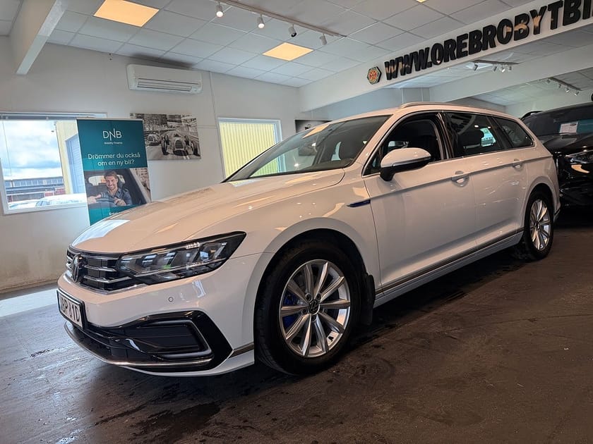 Bild 2 av Volkswagen Passat Sportscombi GTE 1.4 TSI ACT OPF Drag Gps B-kamera