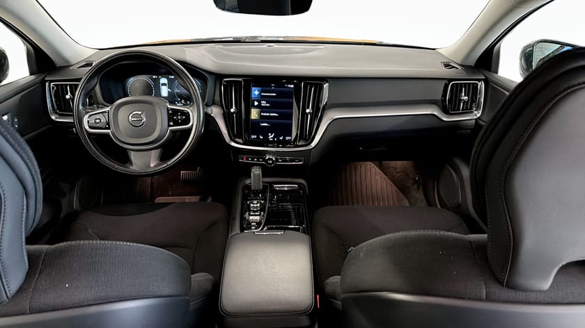 Bild 4 av Volvo V60 T6 Momentum AWD  / Drag / Adaptiv Farthållare