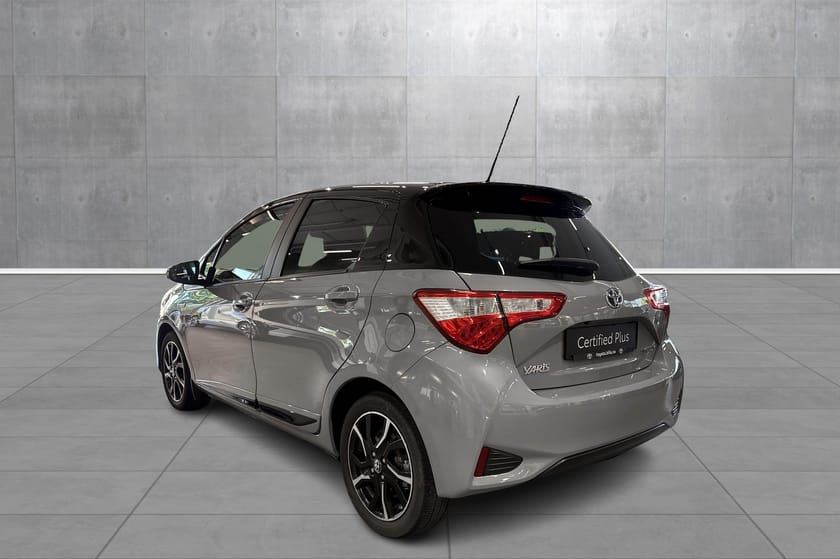 Bilde 3 av Toyota Yaris Hybrid / 2WD / Velholdt