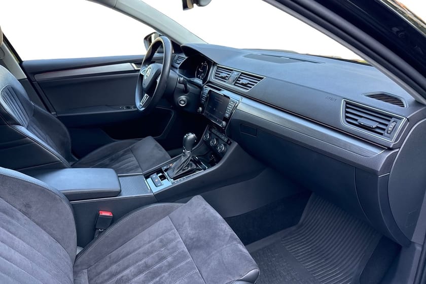 Bild 5 av Škoda Superb 2.0 TDI 190 hk 4X4/Drag/V-hjul/Värmare