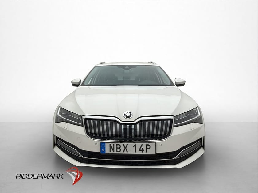 Bild 2 av Škoda Superb iV Kombi Skoda Plugin L&K Cockpit Canton Värm 360° Drag