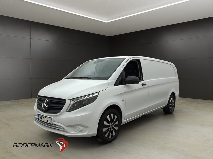 Bild 3 av Mercedes-Benz Vito 119 CDI 2.8t X-Lång Värm Drag CARPLAY Skinn Moms