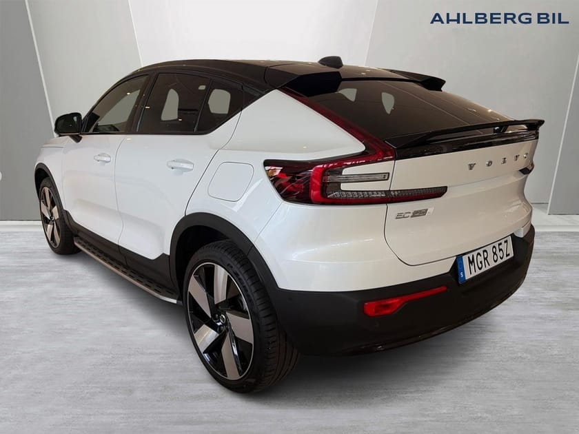 Bild 3 av Volvo EC40 Twin Motor Performance ⚪ Ultra, Klimatpaket, Dragkrok Halvautomatisk, Parkeringskamera 360, HarmanKardon PremiumSound, Google Maps