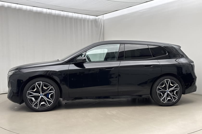 Bild 2 av BMW iX xDrive40 xDrive40, I20 (310hk) Sportpaket Värmekomfort