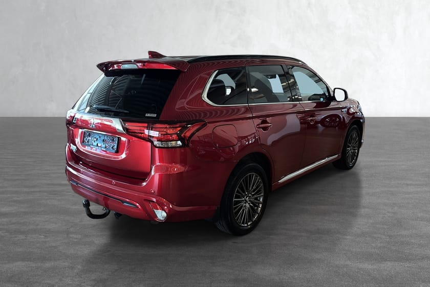 Bilde 3 av Mitsubishi Outlander PHEV 4WD S-Edititon toppmodell m/Tilhengerfeste