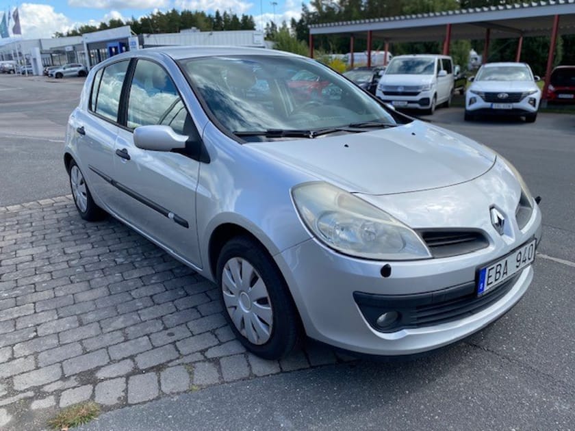 Bild 2 av Renault Clio  Halvkombi 5-dörrars 1.4 Manuell, 98hk, kamrem bytt