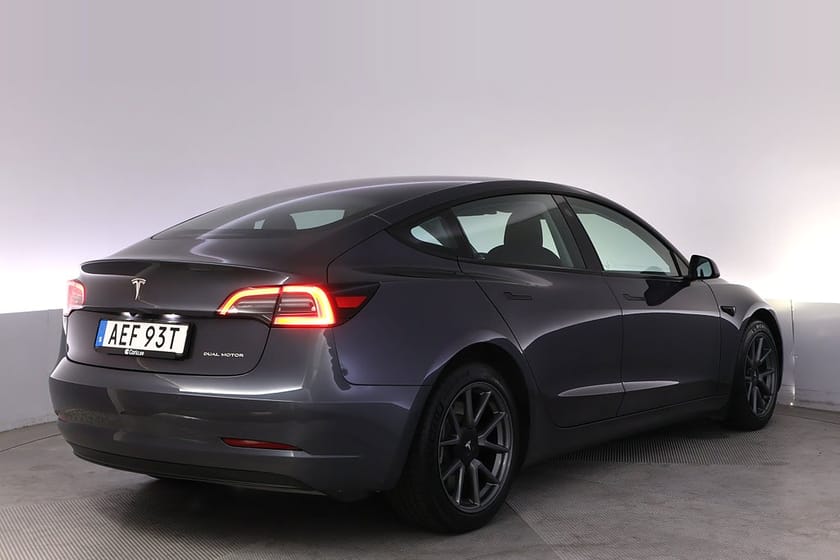 Bild 5 av Tesla Model 3 Long Range AWD Refresh Autopilot Panorama