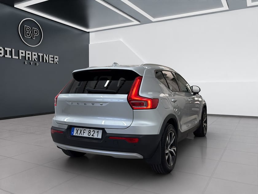 Bild 4 av Volvo XC40 D3 Geartronic Momentum Pro/SOV-Däck/Keyless/Drag/Skinn