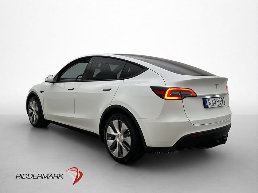 Bild 3 av Tesla Model Y Long Range AWD Pano Moms 1 Brukare Kamera AP