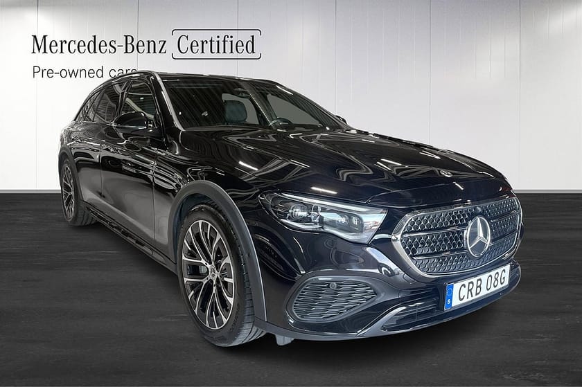 Bild 2 av Mercedes-Benz E 300 de 4MATIC All-Terrain Hyperscreen Burmester Drag