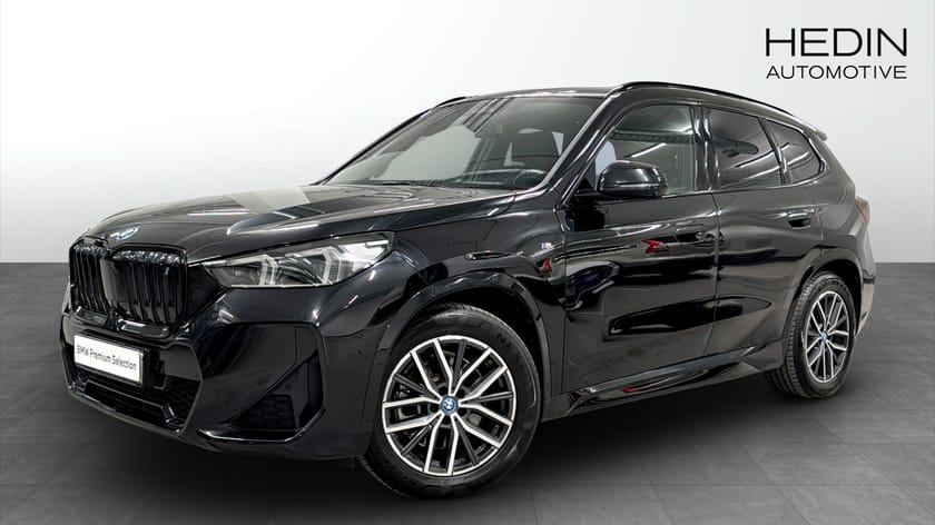 Bild 1 av BMW iX1 xDrive30 Head up Drag Panorama