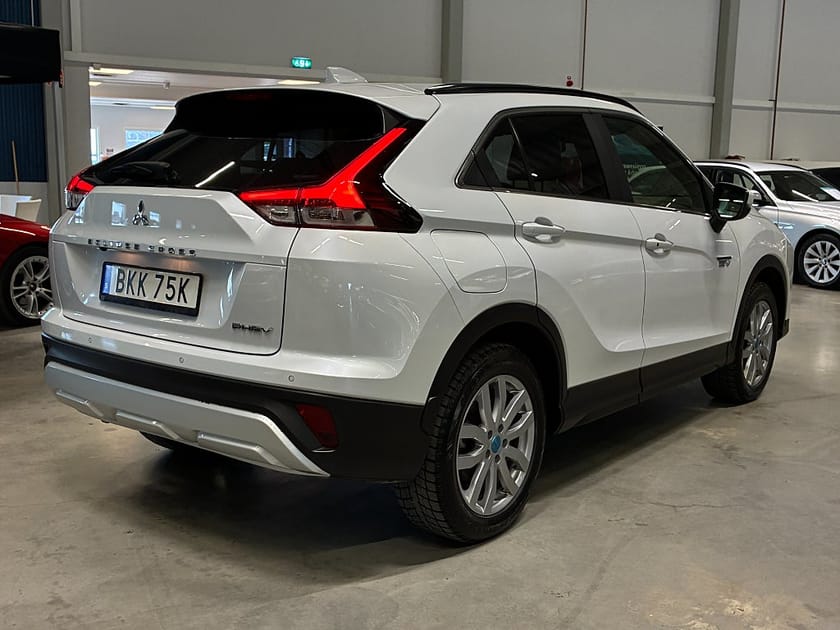 Bild 3 av Mitsubishi Eclipse Cross PHEV 2.4 MIVEC S-AWC| Vinterhjul | Backkamera | Keyless