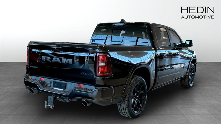 Bild 2 av RAM 1500 Crew Cab Laramie Night Edition 3.0L 420hk 4WD