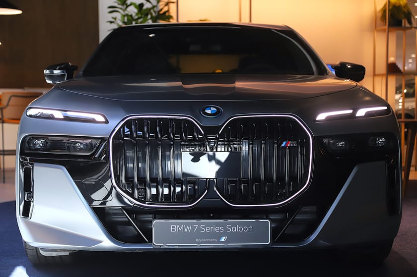 Bild 2 av BMW M760e xDrive / Individual / Businesspris