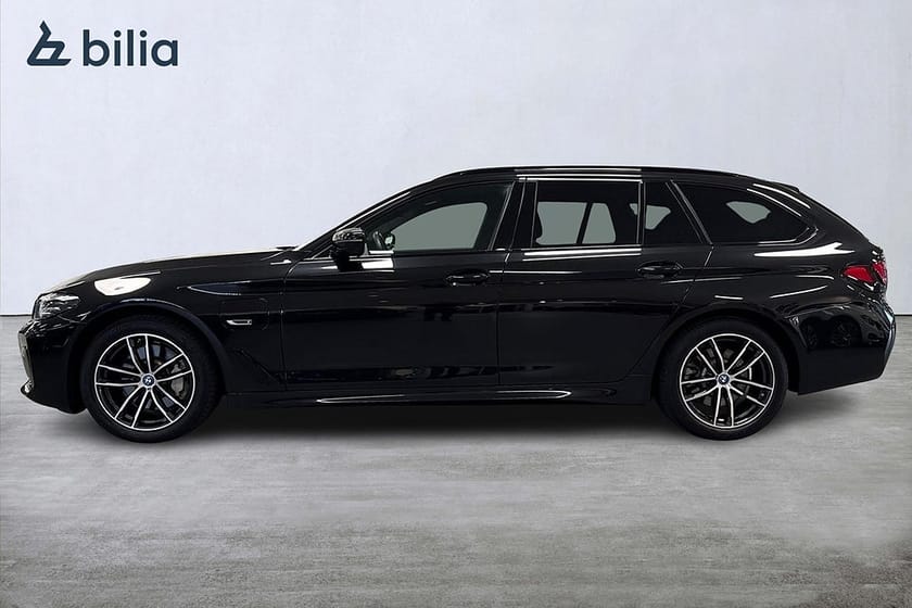 Bild 3 av BMW 530e xDrive Touring M-sport | Drag | HiFi | Backkamera