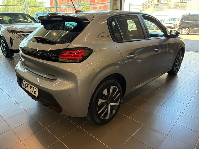 Bild 5 av Peugeot 208 HYBRID 100 Style Automat/Apple CarPlay/LED/P-sensorer bak
