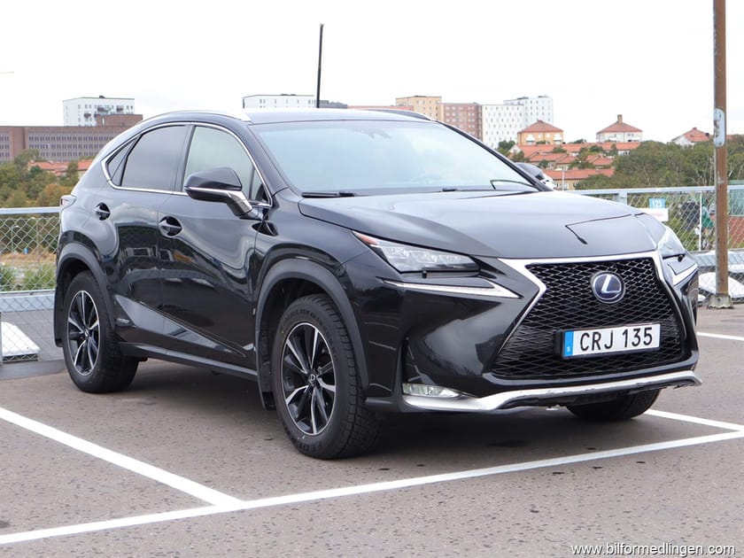 Bild 2 av Lexus NX 300h AWD 2.5 16V 197hk F sport Drag Kamera