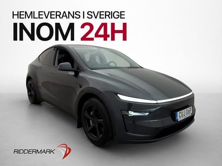 Tesla Model Y Long Range AWD MOMS Drag Panorama Svensksåld