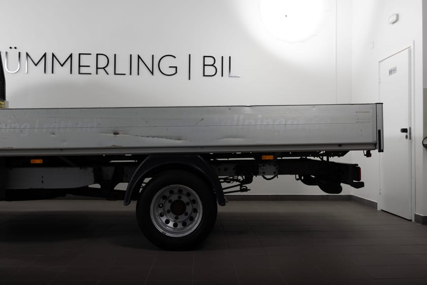 Bild 5 av Ford Transit 350 Chassi Cab 2.0 170hk Dubbla bakhjul/3.5Ton/Långflak