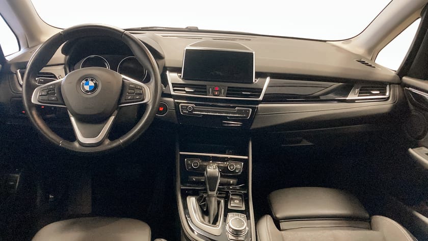 Bild 4 av BMW 225xe Active Tourer F45 Rattvärme, Backkamera, Adaptiva LED strålkastare, Head-up display, Hi-Fi ljudsystem, El Svankstöd