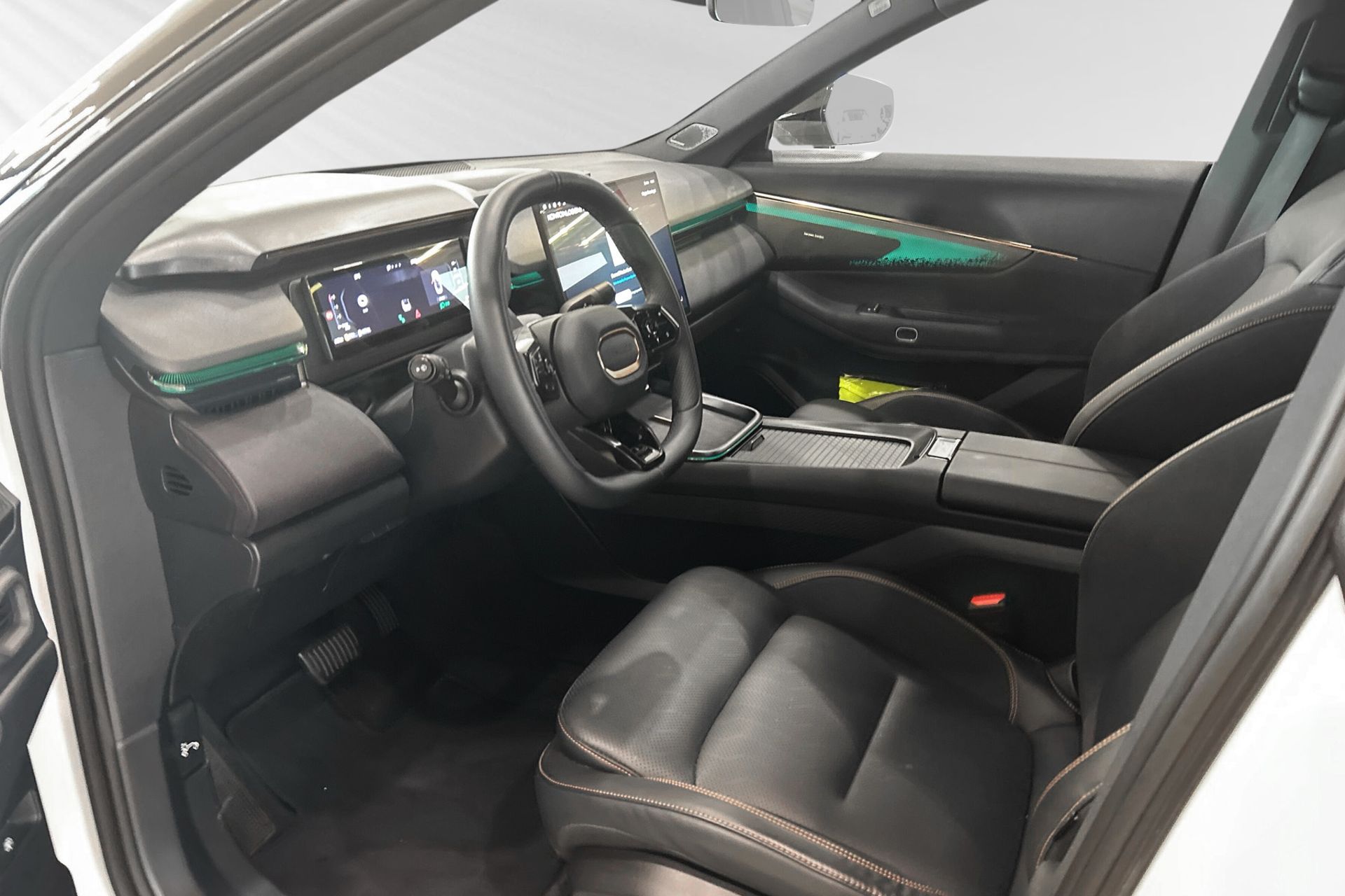 Lynk & Co 08 PHEV 2025, bild 6/10