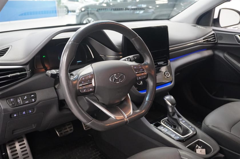 Bild 2 av Hyundai Ioniq Plug-in 1.6 Hybrid Premium Plus B-Kamera 164hk