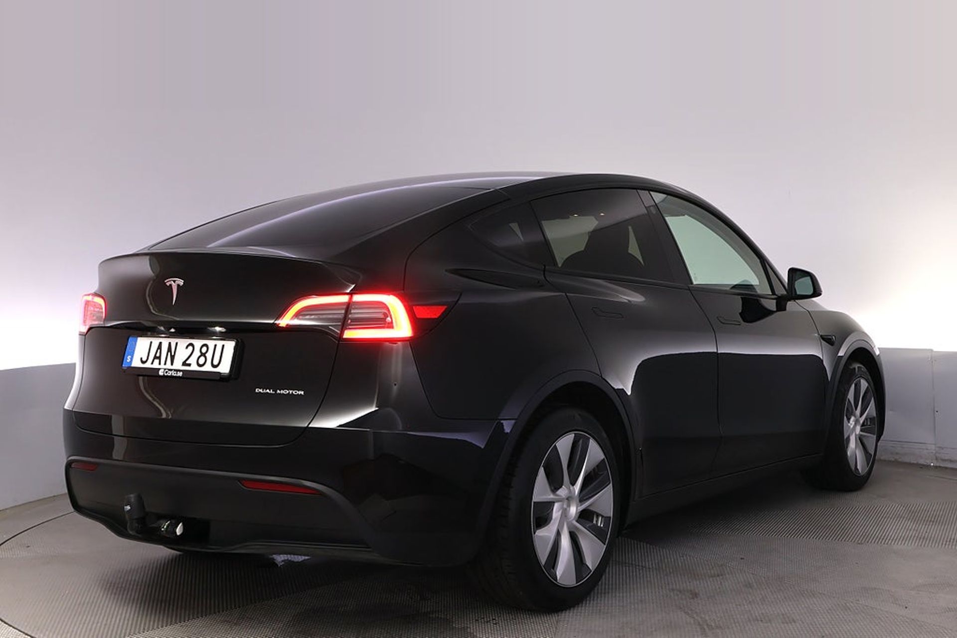Tesla Model Y Long Range AWD Autopilot 2023, photo 5/10