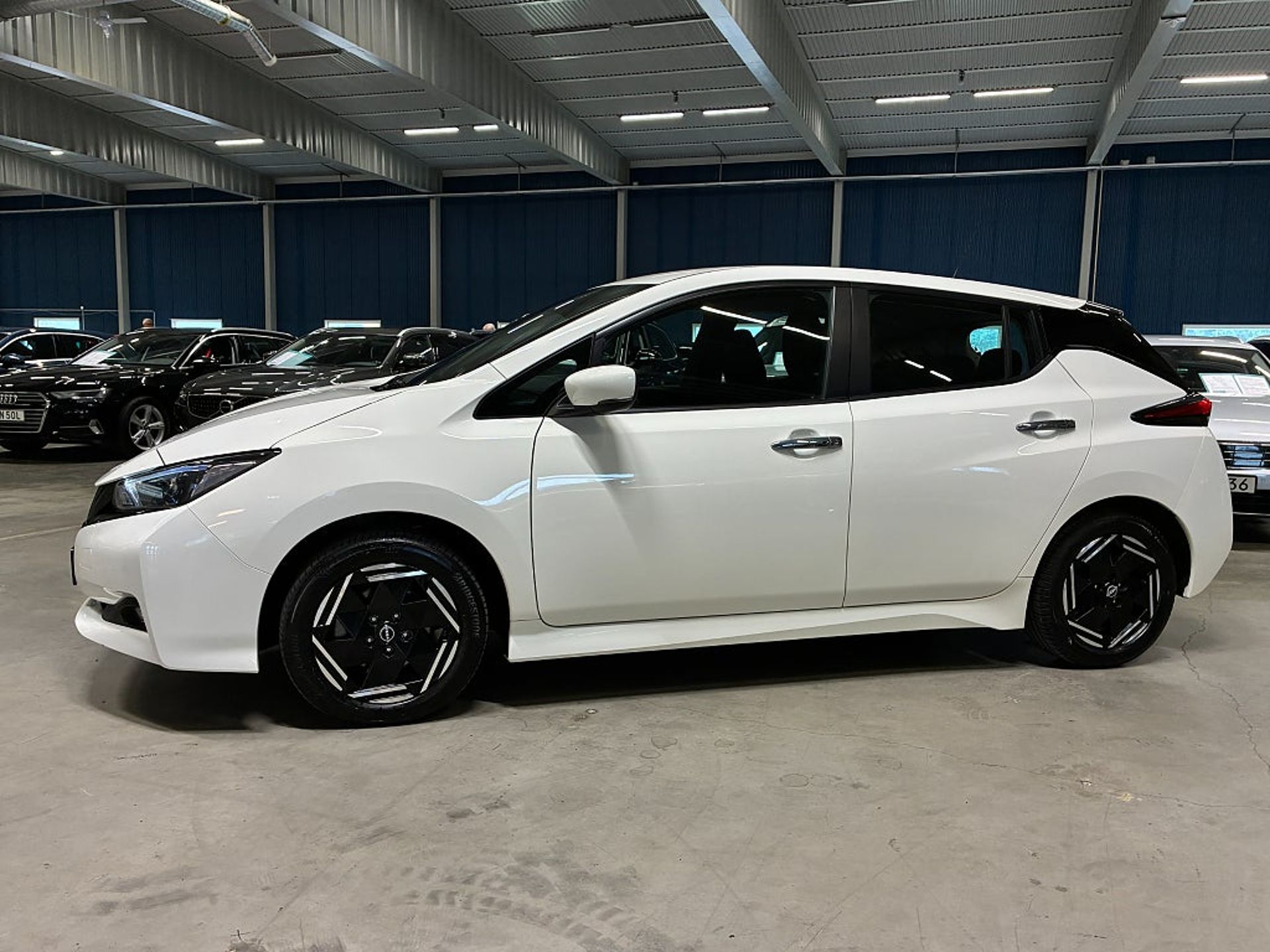Nissan Leaf Acenta 39kWh 2022, bild 7/10