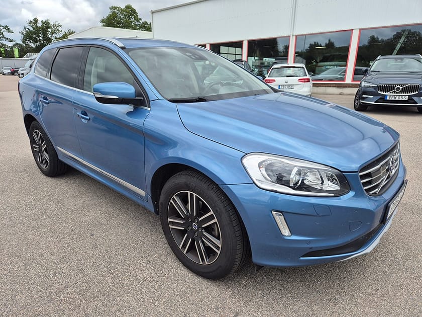 Bild 2 av Volvo XC60 AWD 190HK 4x4 Classic Summum Läder Panorama