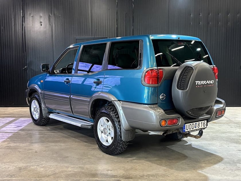 Bild 3 av Nissan Terrano II 5-dörrar 3.0 Di 4WD (154hk) 1-äg