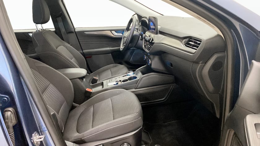 Bild 3 av Ford Kuga Plug-In Hybrid E-CVT 225hk Backkamera