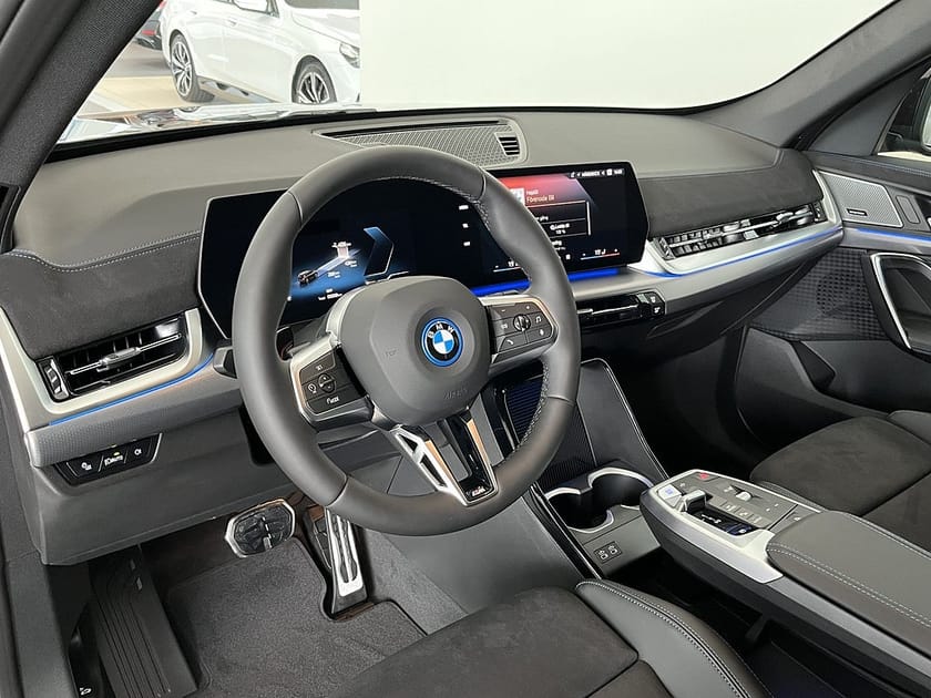 Bild 5 av BMW iX1 xDrive30 M Sport Drag H/K Elstol Rattvärme