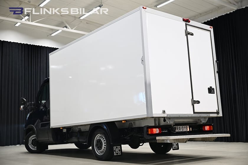 Bild 4 av Iveco Daily 35-140 Chassi Cab 136HK Automat|Volymskåp|Kylbil|LED|Nattkyla|Moms|SeUtr!