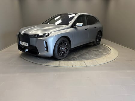 BMW iX xDrive60