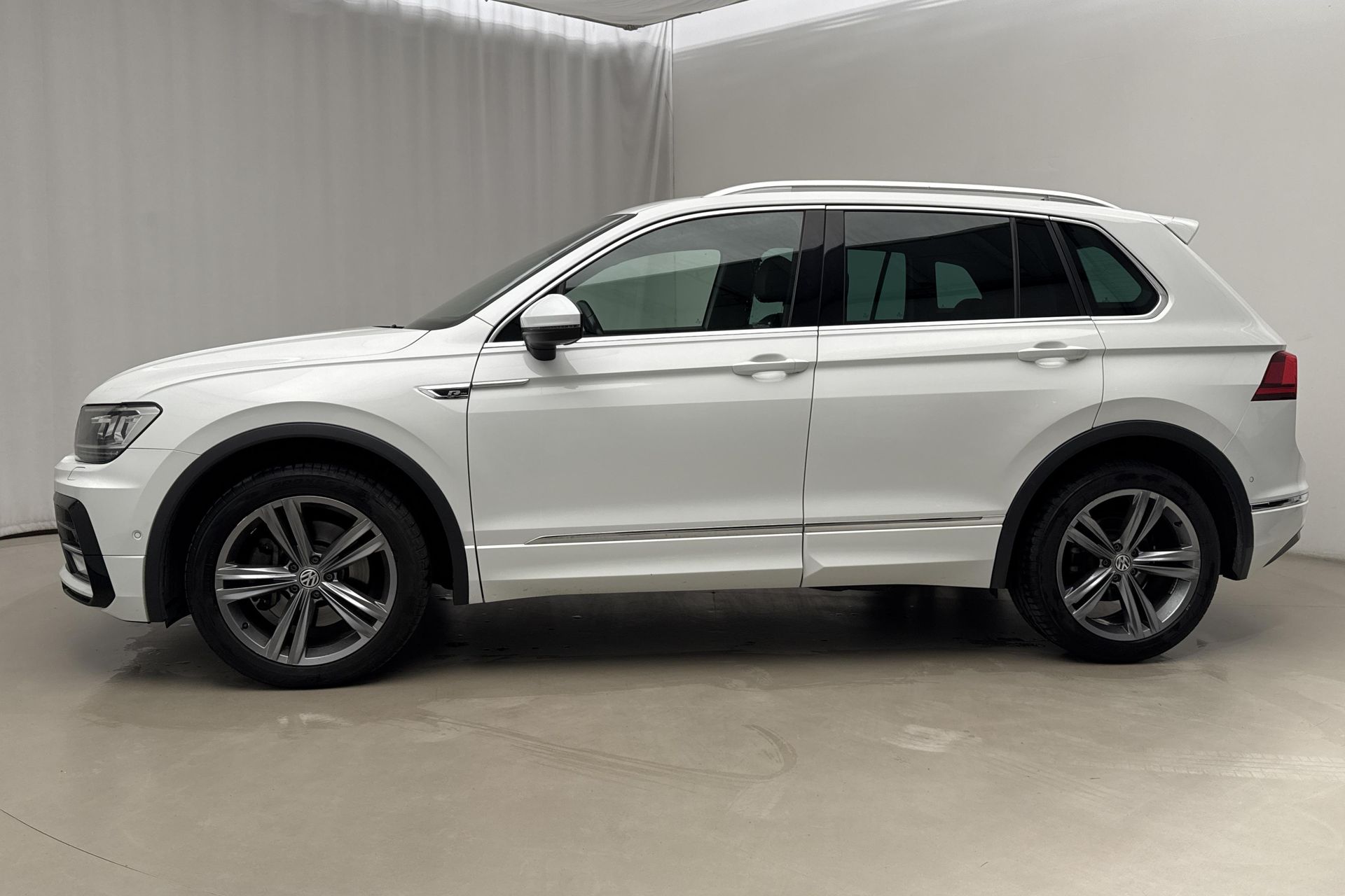 Volkswagen Tiguan 2.0 TSI 2017, kuva 2/10