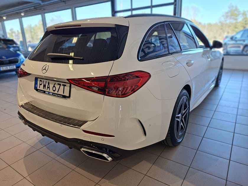 Bild 4 av Mercedes-Benz C 300 T e 313HK AMG-Line Automat Drag Nav Backkamera 360