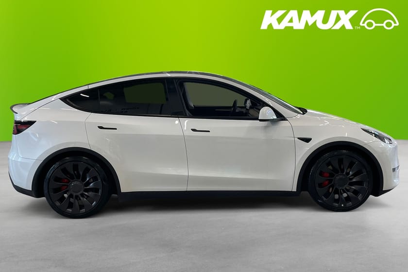Bild 2 av Tesla Model Y Performance Pano Kamera Navi Drag Moms 534hk