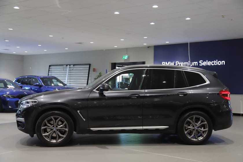 Bild 1 av BMW X3 xDrive20d M-Ratt, H/K, Värmare Dragkrok - Autowåx Bil AB