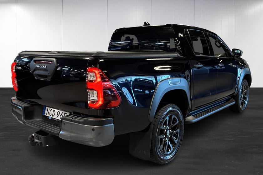 Bild 3 av Toyota Hilux Dubbelhytt 2.8 4WD D-Cab | Invincible | Drag | 360 | Navi | JBL |