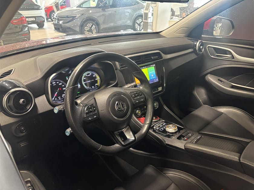 Bild 4 av MG ZS EV 45kWh Luxury Panorama Backkamera 263km Wltp Ccs Laddning