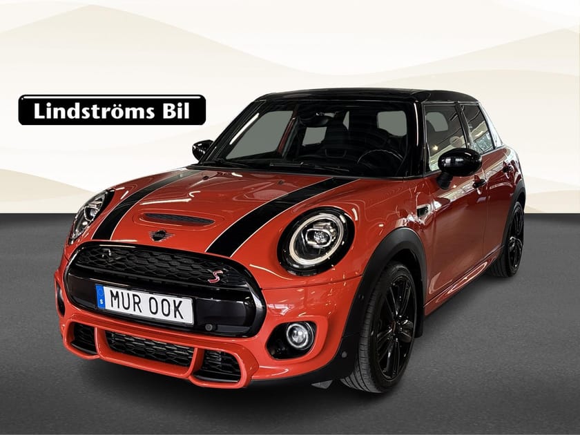 Bild 1 av MINI Cooper S 2.0 DCT JohnCooper Works Sommar/Vinterhjul